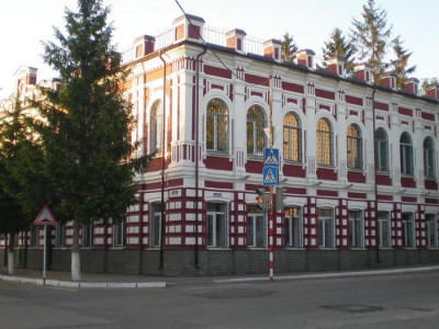 Здание Дмитриевского районного суда.